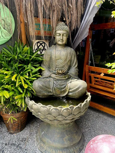 Fonte Buda da fertilidade Kshitigarbha — Pó Di Serrage